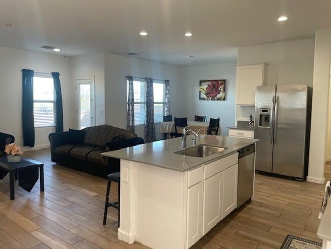 Photo - Large spacious 4 bedroom home located in cul de sac