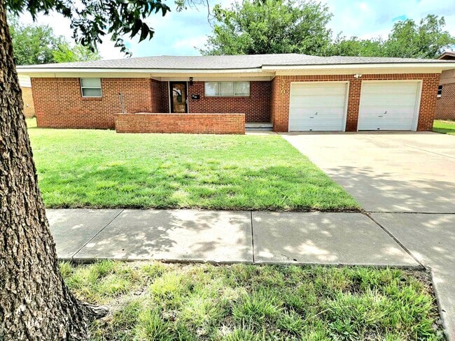 Building Photo - 3705 36th St Rental