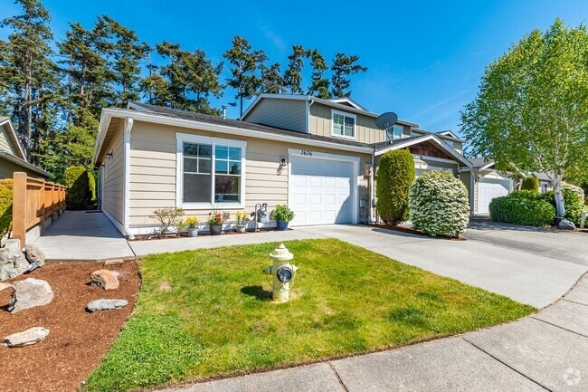 Building Photo - 2 Bed 2 Bath Home - 55+ Community Only