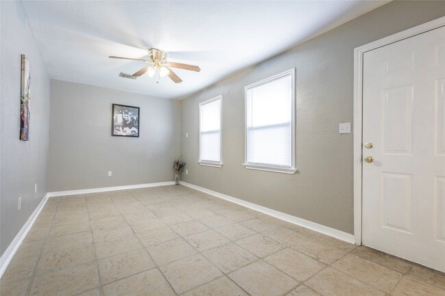 Photo - 1005 Rosepoint Dr