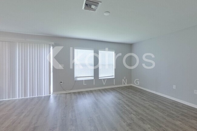 Photo - 4204 East 5th Street