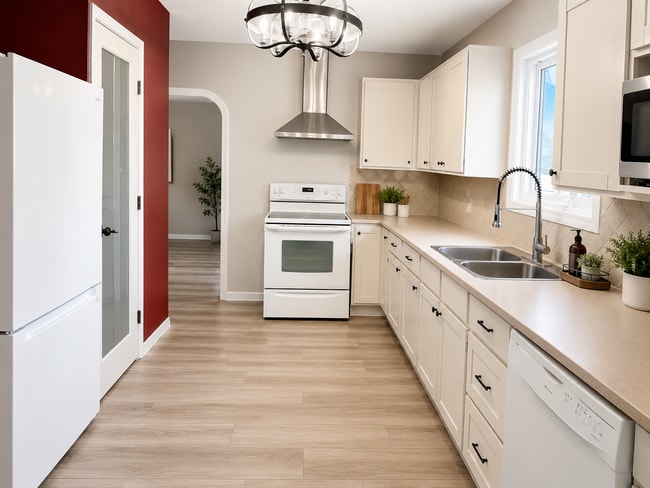 Photo - 3-Bedroom, 2-Bath Main Floor in Red Deer