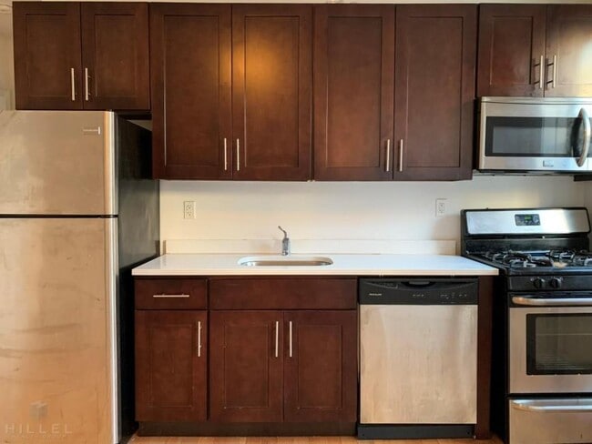 2 bedroom in ASTORIA NY 11106 - 2 bedroom in ASTORIA NY 11106 Condo Unit B9