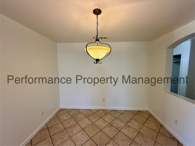 Photo - Stunning 5 Bed/2 Bath NW Bakersfield Home