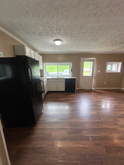 Photo - 826 Danbury St