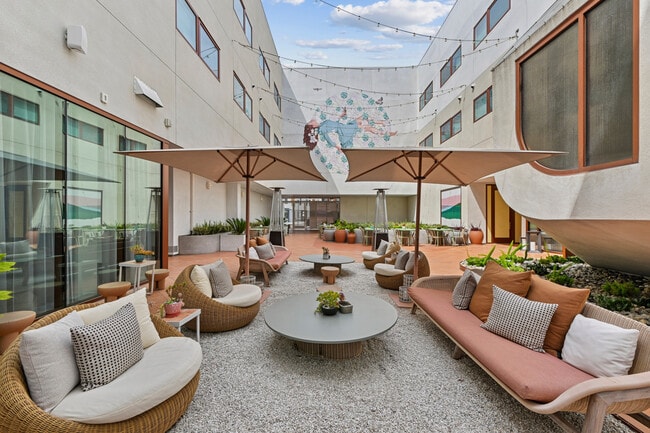 Building Photo - Alsace LA Rental