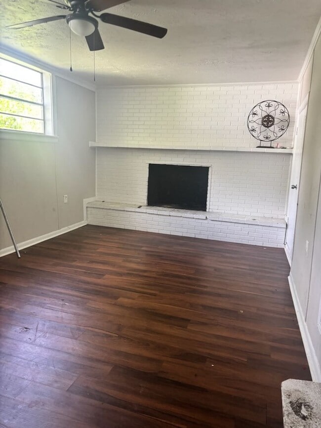 Photo - 5211 Robinson Rd