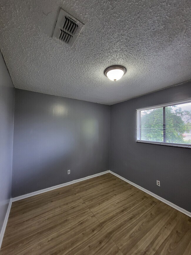 Photo - 5123 Westchase Ct Unit 4