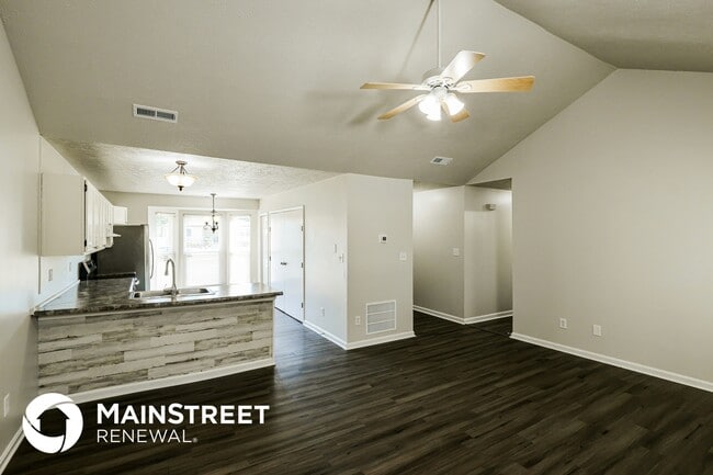 Photo - 6900 Applegate Ln