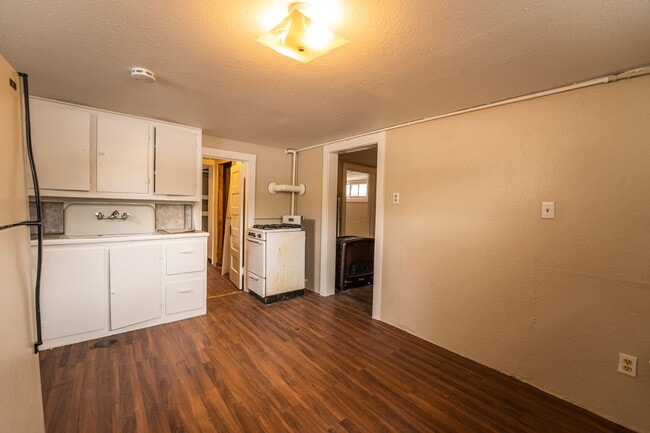 Photo - Flint 1111 (KC-AM)