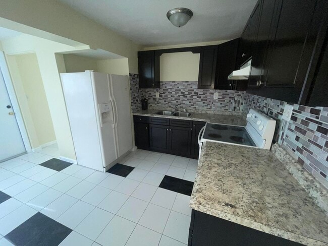 Photo - 5320 Harriet Pl