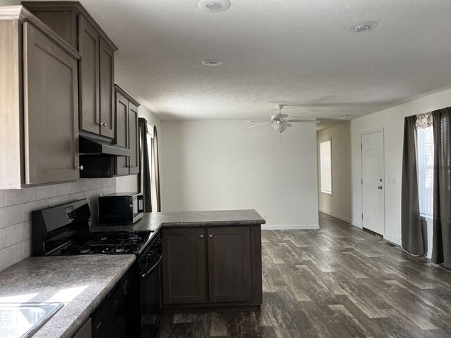 Photo - 32 Meadowlark Ln