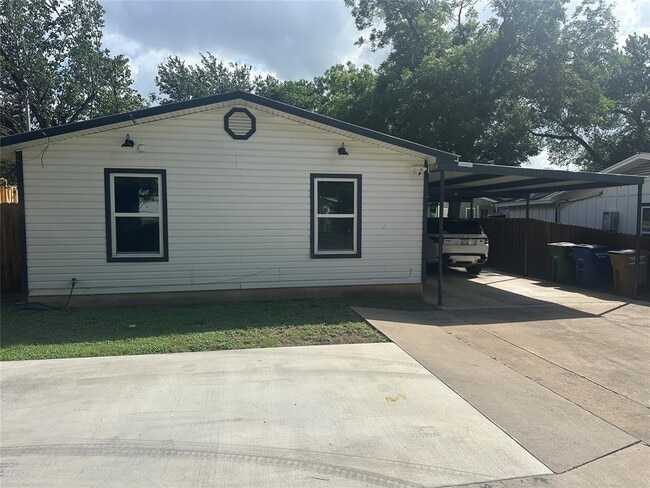 Photo - 908 Plateau Cir