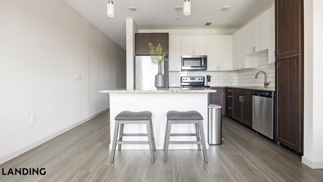 Photo - 2900 E 16th Ave Unidad 445
