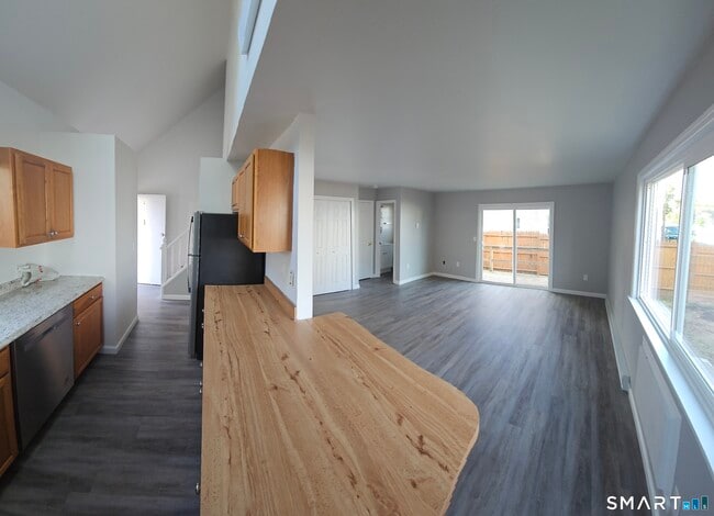 Photo - 7 Linden Pl Unit 1