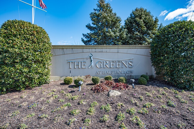 Building Photo - 1113 Savoy Dr