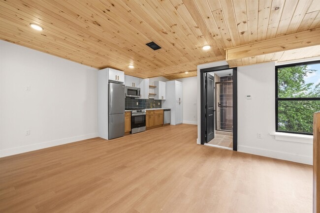 Building Photo - 14 Westervelt Pl Unit 3