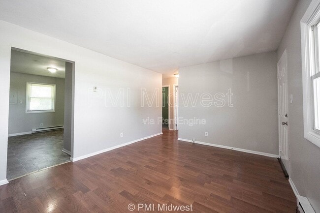 Photo - 4881 300W Unit 6