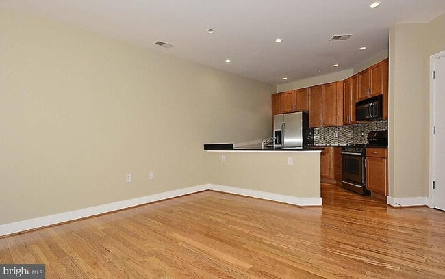 Building Photo - 1800 Wilson Blvd Unit 101