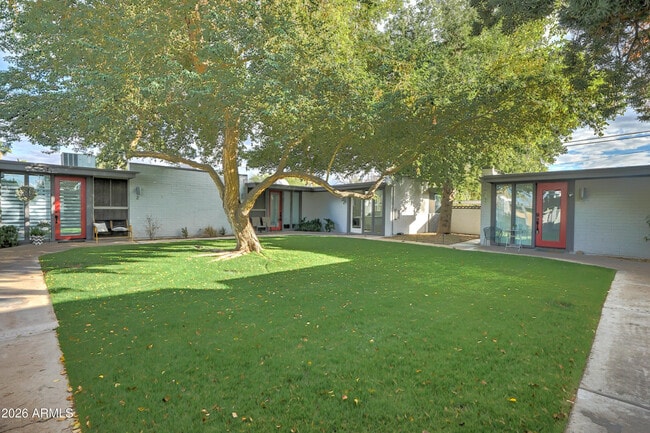 Building Photo - 4204 N 38th St Unit 8