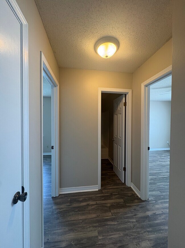 Photo - 520 Landview Dr