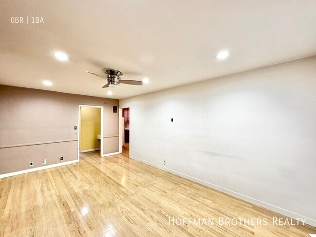 Photo - 125 N Hamilton Dr Apartment Unit B