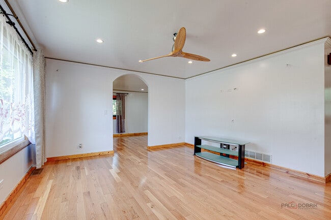 Photo - 1245 N Midlothian Rd
