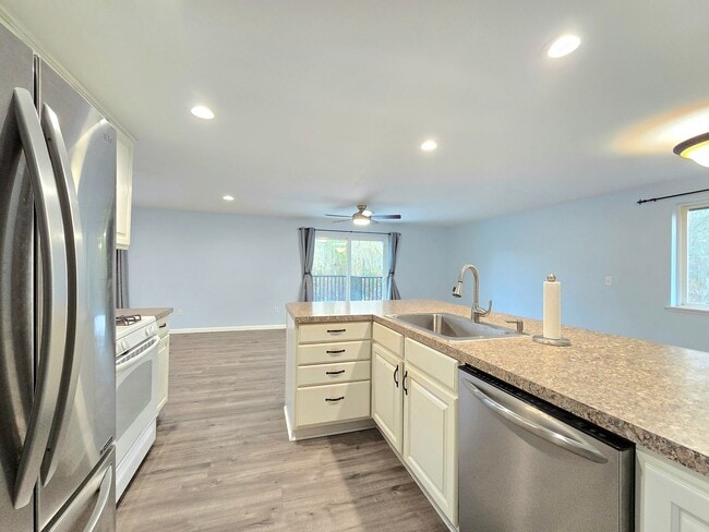 Photo - 3 Bedroom Home in Marysville Available Now