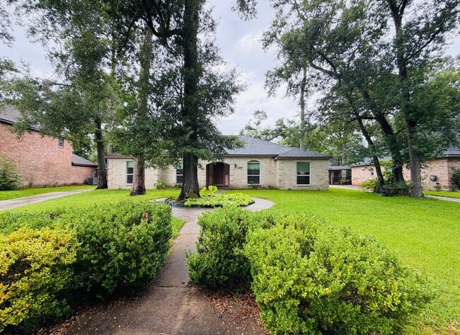 Photo - 2123 Lakeville Dr