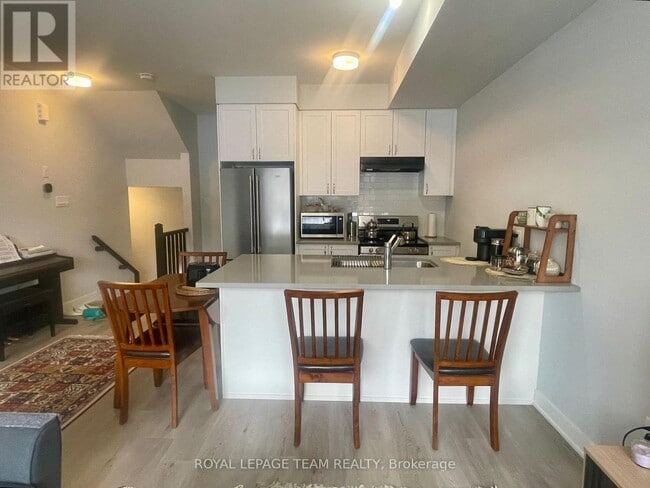 Photo - 230 Mishi Private