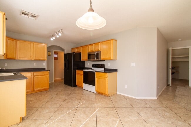 Photo - Discover Your Dream Home with a Fantastic Floorplan!