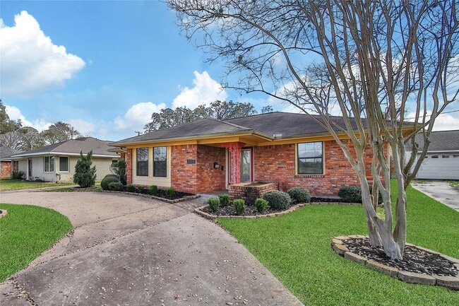 Photo - 3315 S Braeswood Blvd