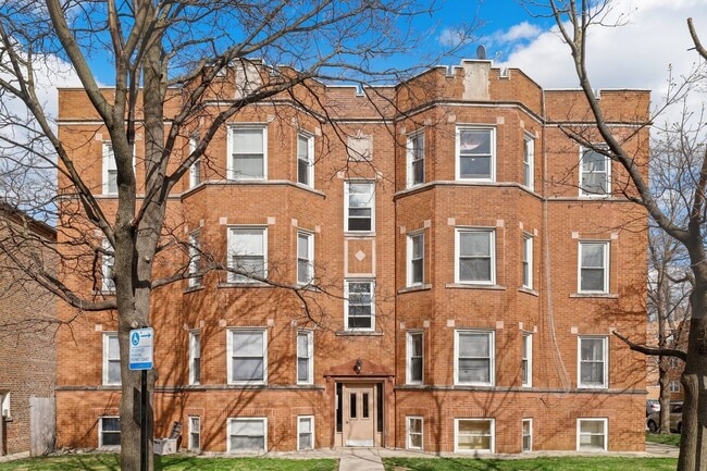 Building Photo - 6305 N Richmond St Unit 2