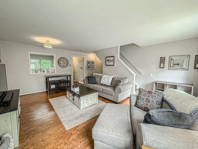 Photo - Gorgeous 2 Bed 2.5 Bath Townhome With A Fenced Yard In Exeter