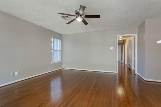 Photo - 6912 Wake Forrest Dr
