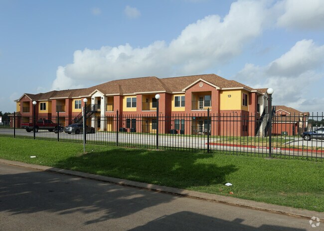 The Red Rose Of Texas Apartments - The Red Rose Of Texas Apartments