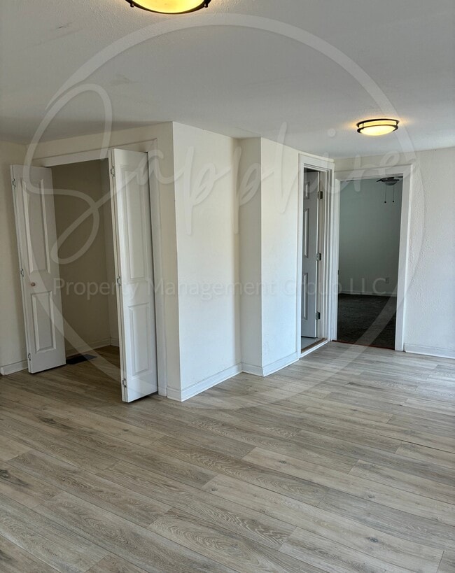 Photo - 1223 W Hayward Ave