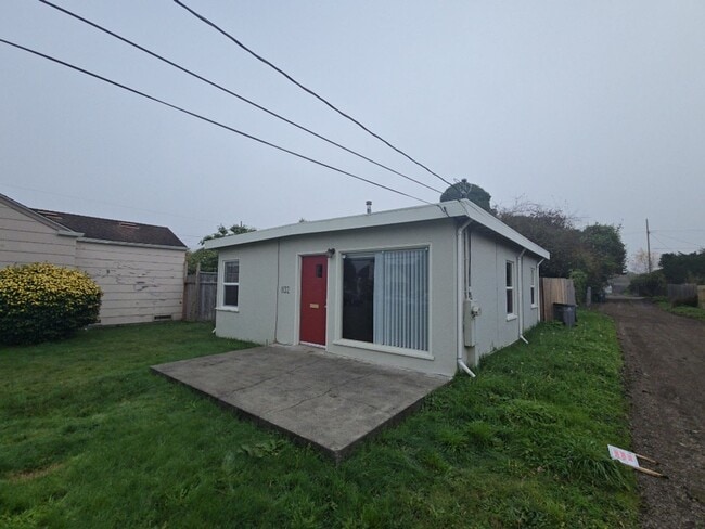 Building Photo - 1BR/1BA house on Henderson St. in Eureka!