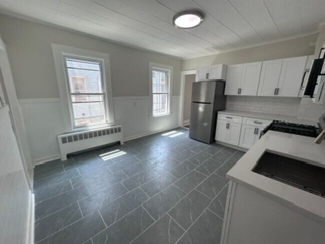 Photo - 23 Howe St Unit 2