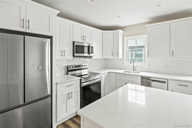 Photo - 269 Bayville Ave Unidad 3