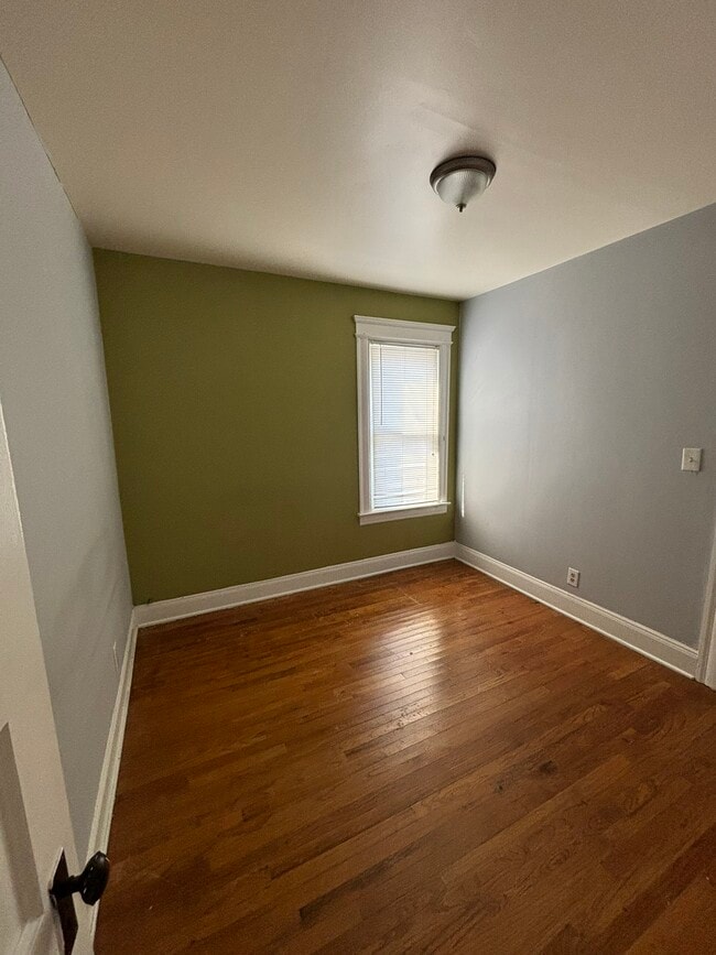 Photo - 405 Tompkins St Unit 2