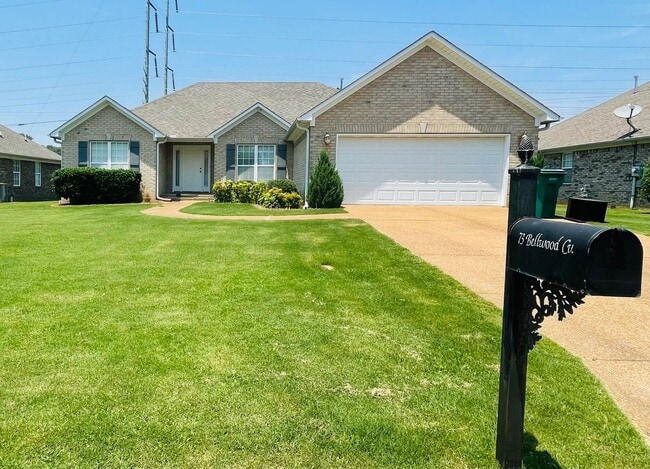 Building Photo - COMING SOON!! 3 BED 2 BATH