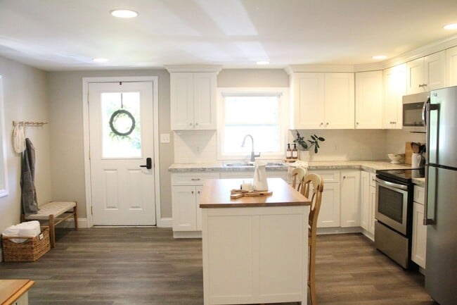 Photo - 155 W Main St