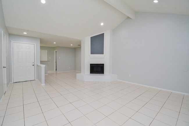 Building Photo - 16518 Monte Carlo Ln
