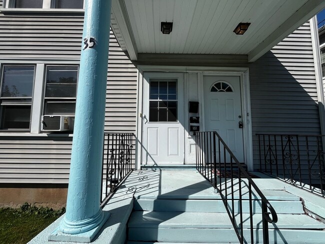 Photo - 1st Floor Apartment in Ideal West Hartford... Unit 35 Outlook Ave - Floor 1