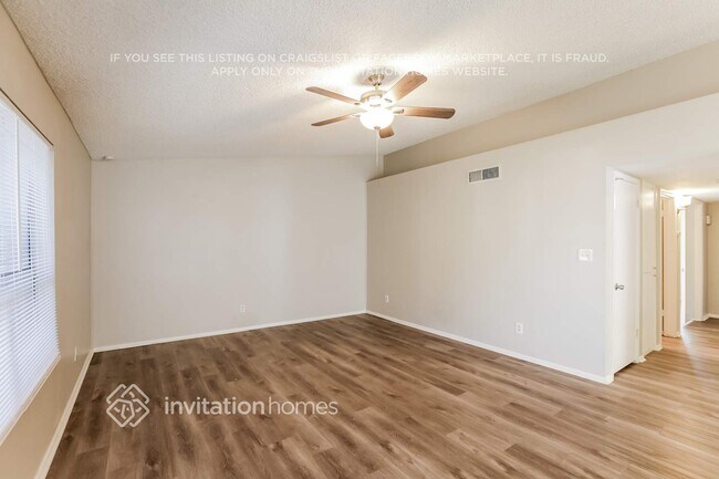 Photo - 1981 N Iowa St