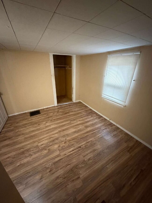 Photo - 12 Hutchins St Unit Lower