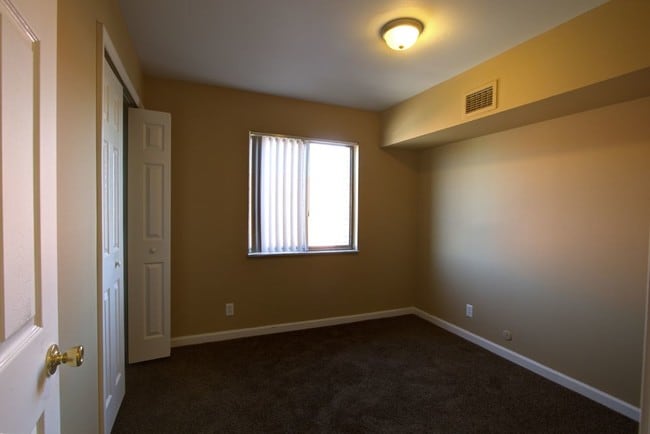 Bloomfield Apartments