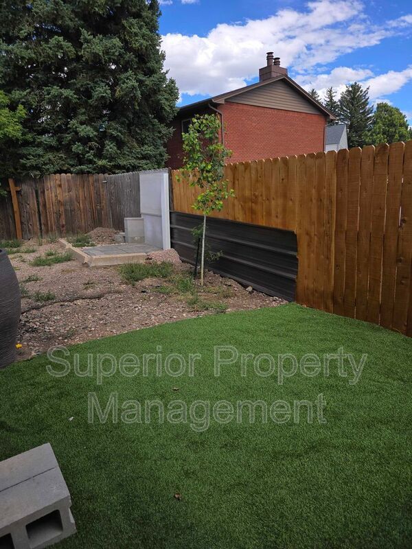 Photo - 4950 King Arthur Way