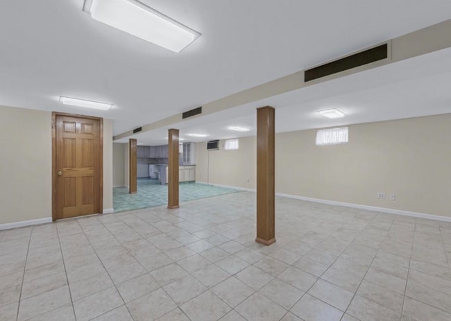 Photo - 58-52-5208 208th St